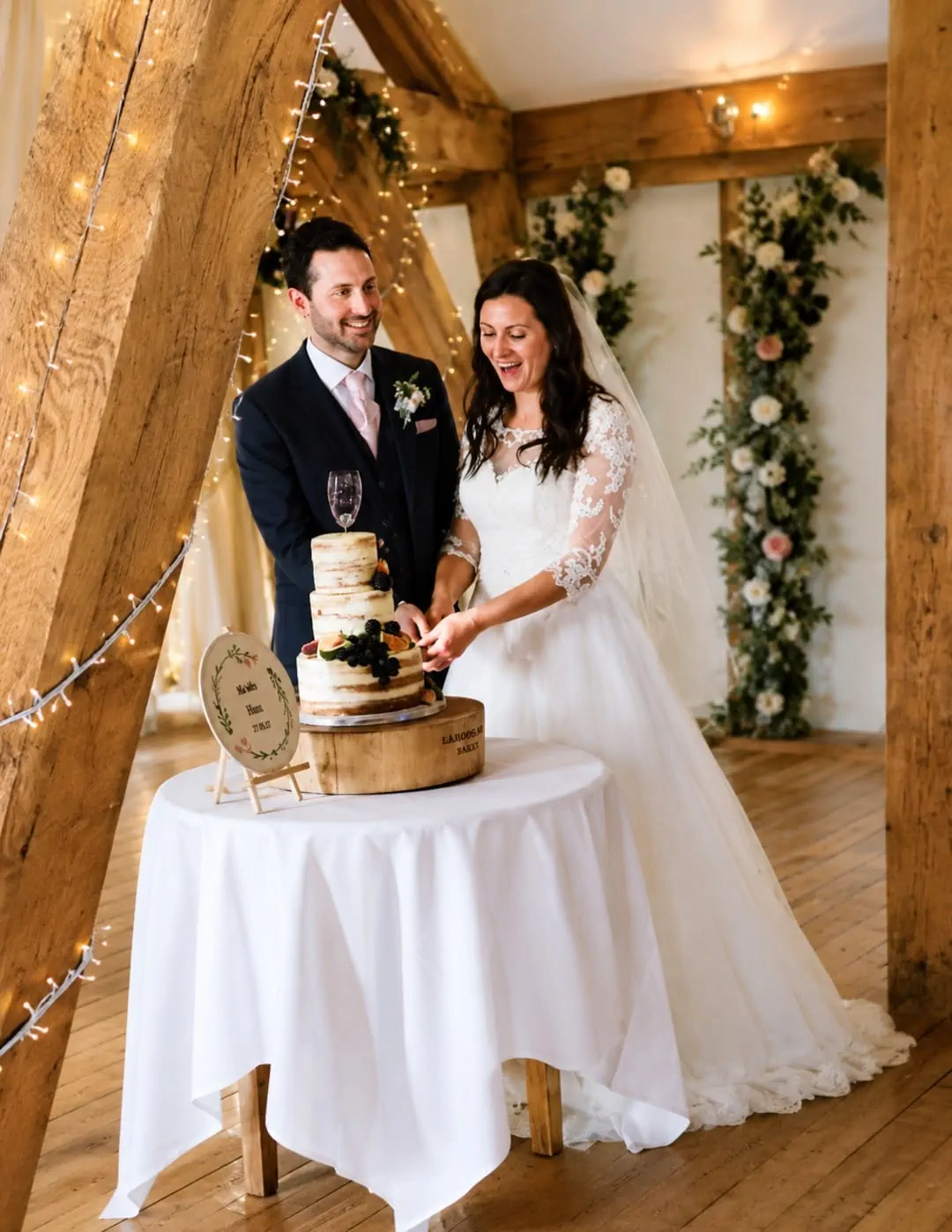 Wedding Cakes - Rustic Romance